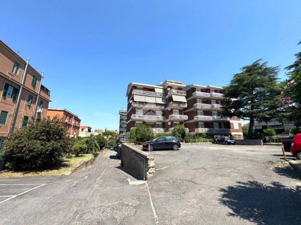 locale di sgombero in vendita a Roma in zona La Pisana