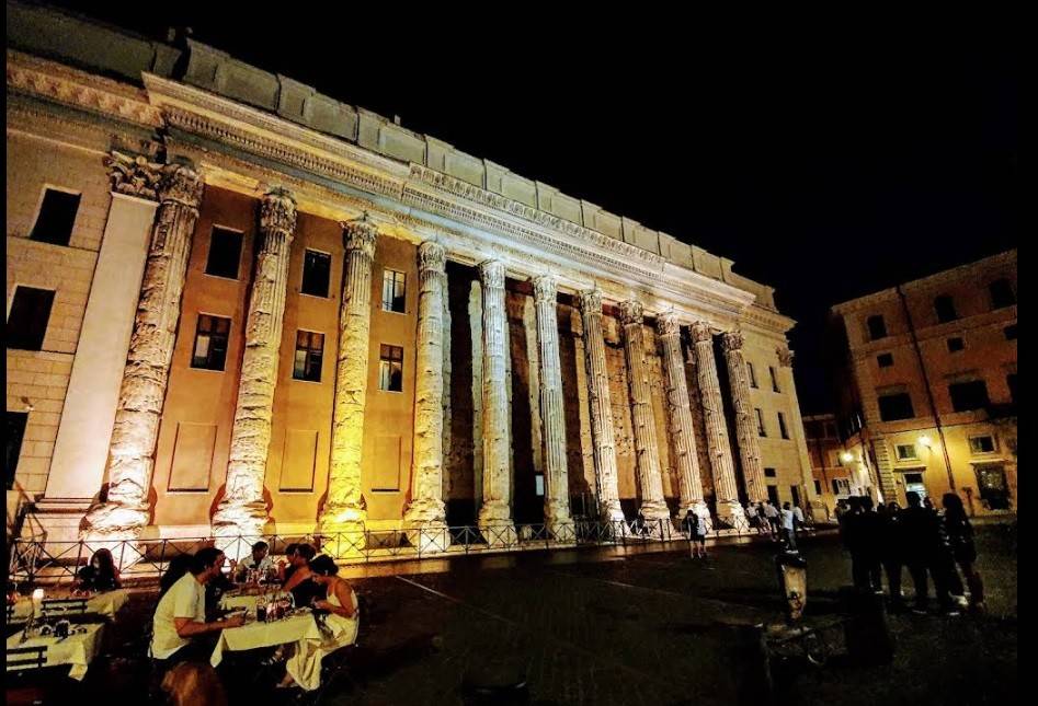 appartamento in vendita a Roma in zona Trevi-Colonna