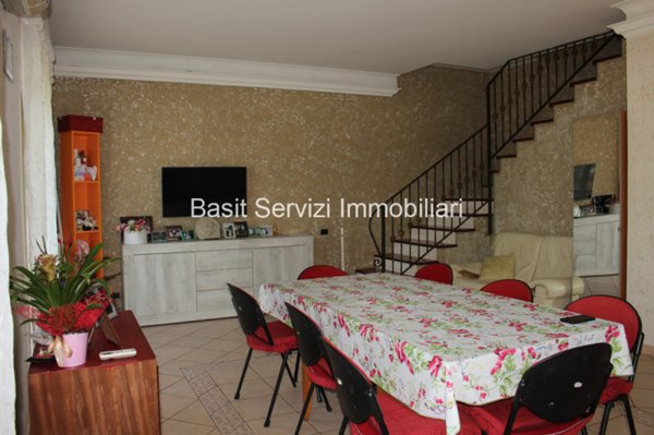 appartamento in vendita a Roma in zona Case Rosse