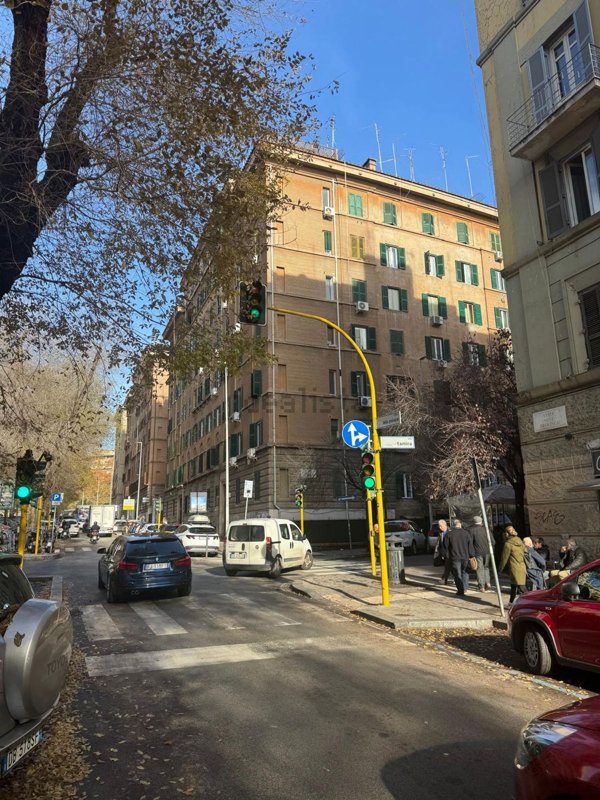 appartamento in vendita a Roma in zona Nomentano
