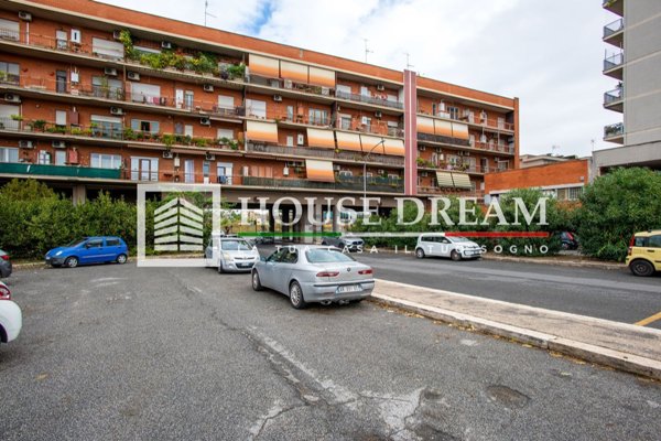 appartamento in vendita a Roma in zona Cinecittà