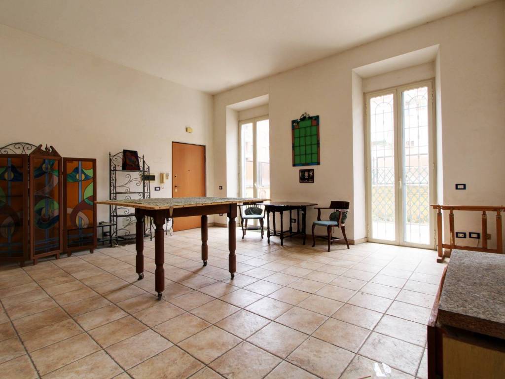 appartamento in vendita a Roma in zona Appio Latino