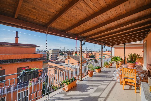 appartamento in vendita a Roma in zona Cinquina