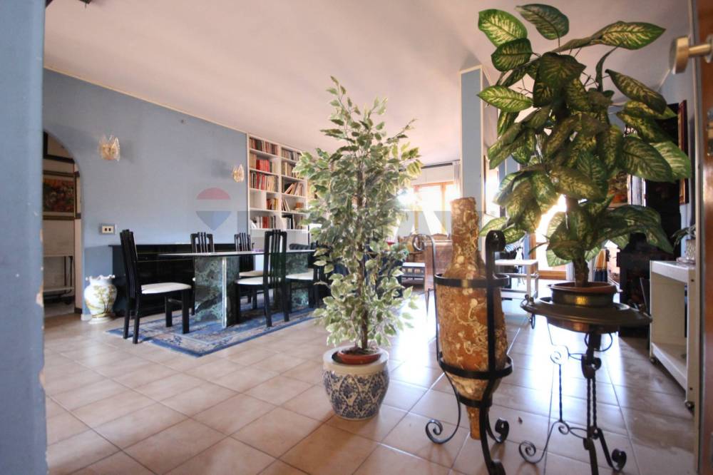 appartamento in vendita a Roma in zona Ardeatino