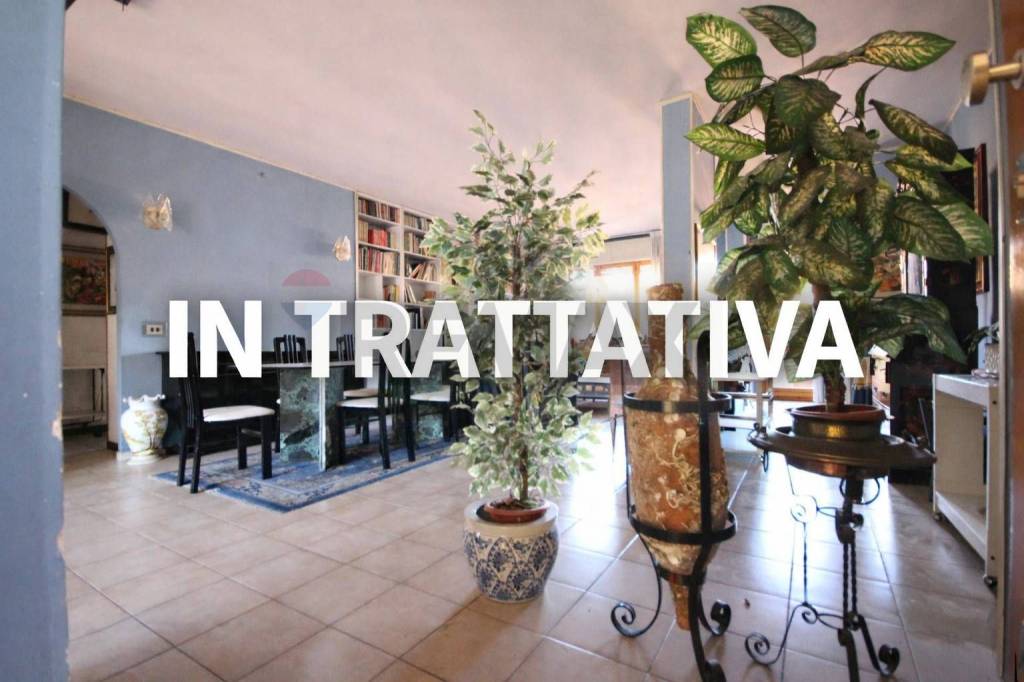 appartamento in vendita a Roma in zona Ardeatino