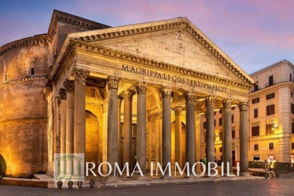 appartamento in vendita a Roma in zona Parione/Sant'Eustachio