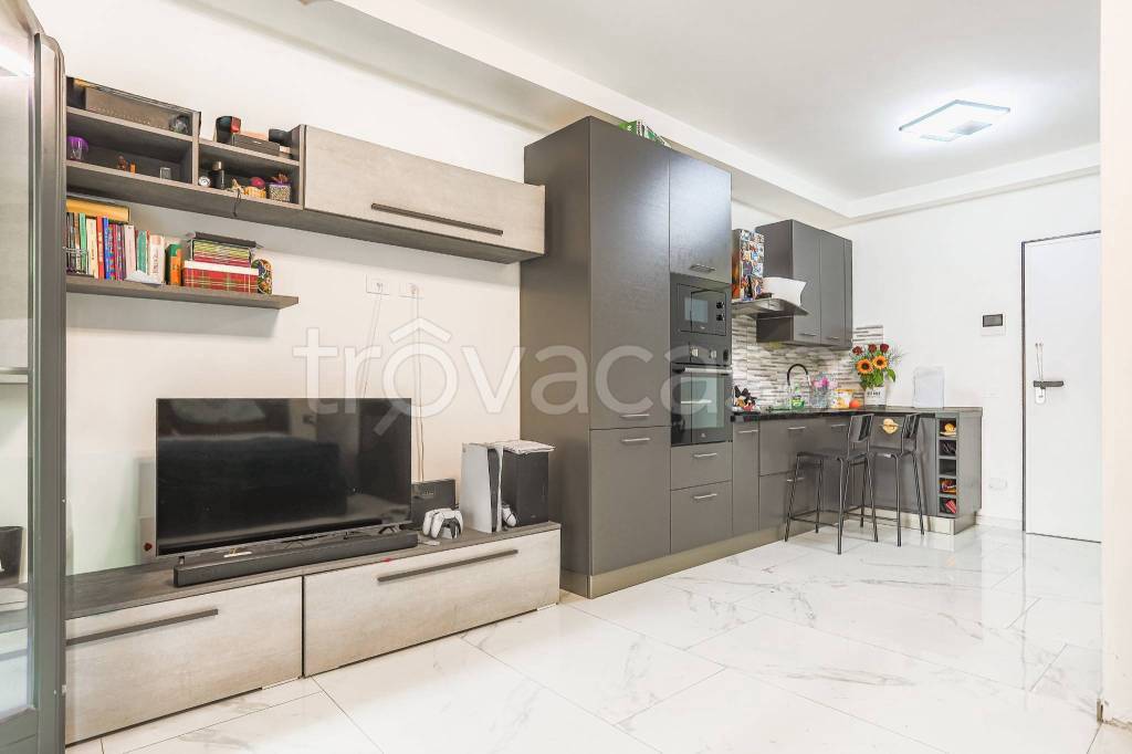 appartamento in vendita a Roma in zona Tor Bella Monaca