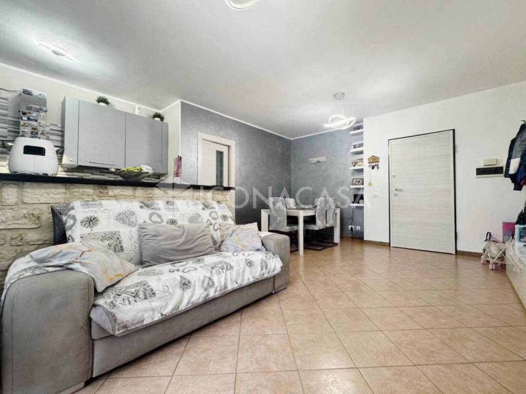 appartamento in vendita a Roma in zona Castelverde