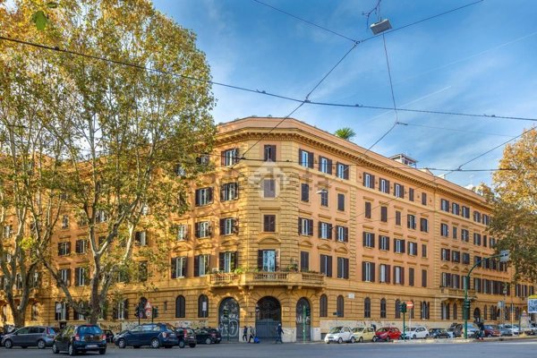appartamento in vendita a Roma in zona Rione Prati