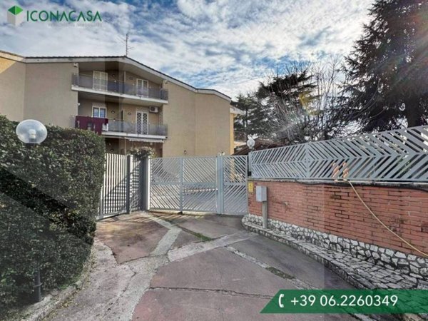 casa indipendente in vendita a Roma in zona Finocchio