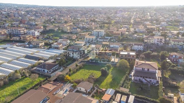 casa indipendente in vendita a Roma in zona Finocchio