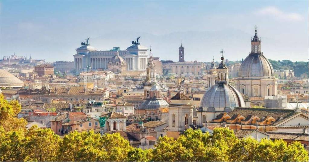 appartamento in vendita a Roma in zona Trevi-Colonna
