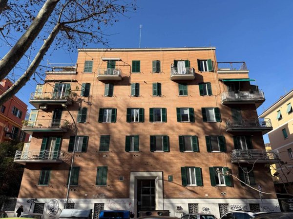 appartamento in vendita a Roma in zona Appio Latino
