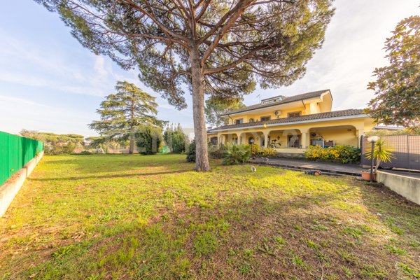 casa indipendente in vendita a Roma in zona Monte Sacro/Talenti