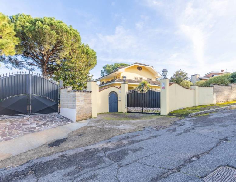 casa indipendente in vendita a Roma in zona Casal Boccone