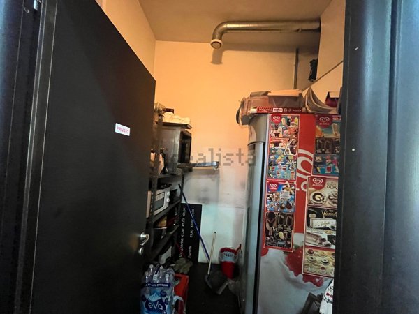 negozio in vendita a Roma in zona Tuscolano