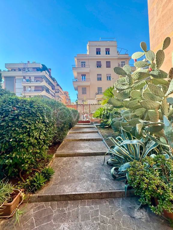 appartamento in vendita a Roma in zona Aurelio