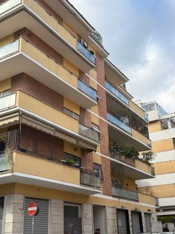 appartamento in vendita a Roma in zona Tor di Quinto