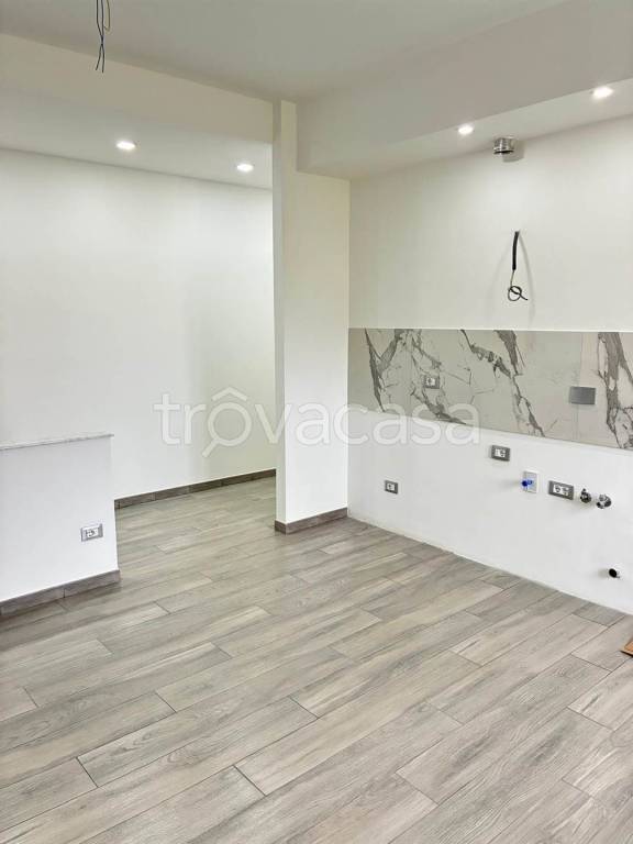 appartamento in vendita a Roma in zona Torre Angela