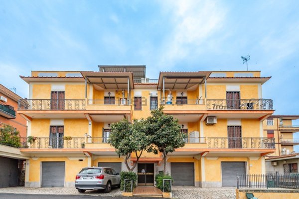 appartamento in vendita a Roma in zona Colle Prenestino