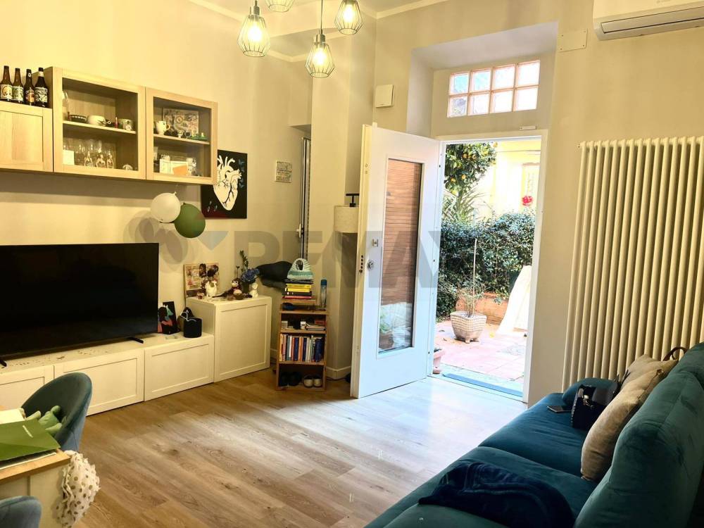 appartamento in vendita a Roma in zona Tor de' Cenci