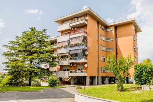 appartamento in vendita a Roma in zona Magliana Vecchia