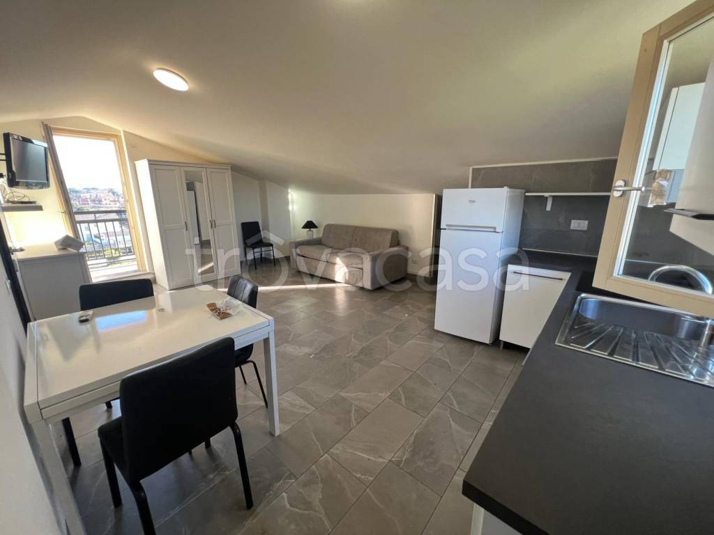 appartamento in vendita a Roma in zona Casal Morena