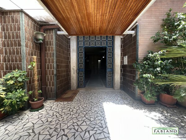 appartamento in vendita a Roma in zona Appio Latino