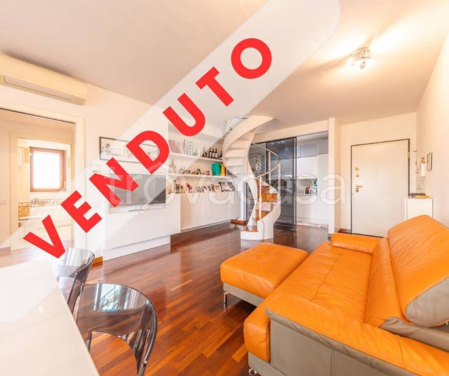 appartamento in vendita a Roma in zona Mezzocammino