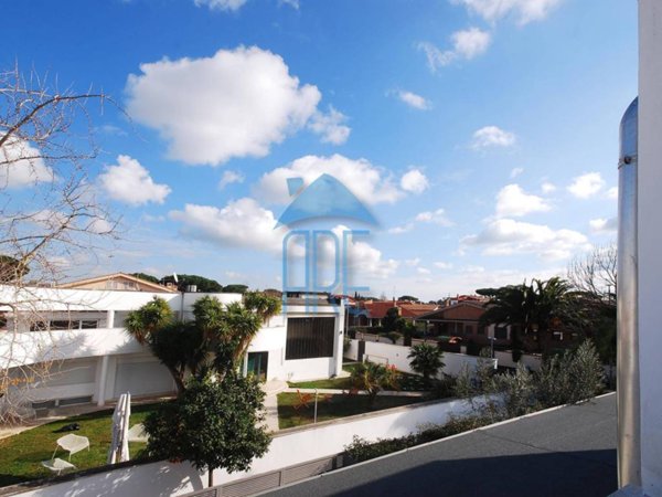 casa indipendente in vendita a Roma in zona Infernetto