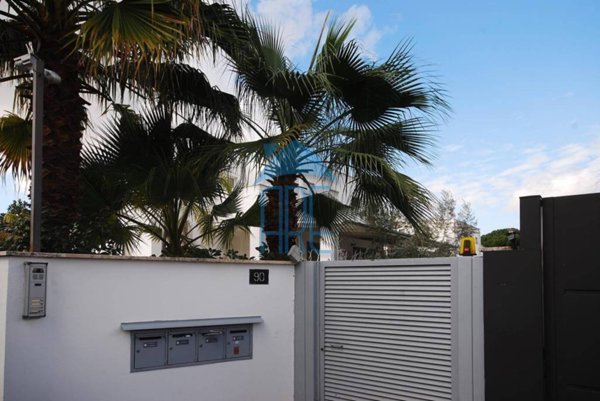 casa indipendente in vendita a Roma in zona Casal Palocco