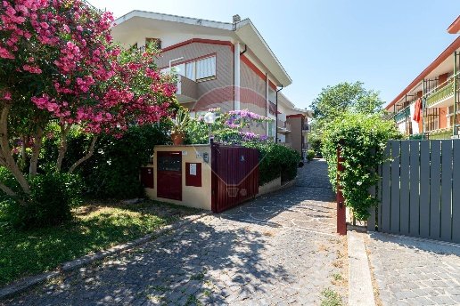 casa indipendente in vendita a Roma in zona Axa