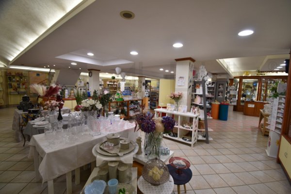 negozio in vendita a Roma in zona Portuense