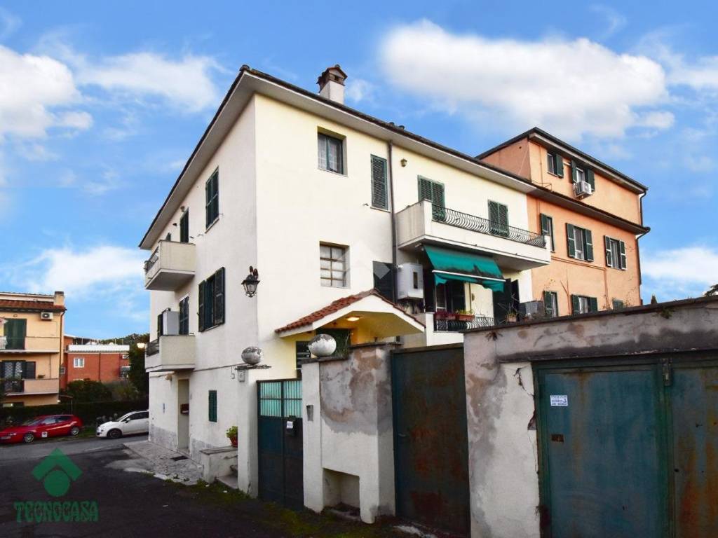 appartamento in vendita a Roma in zona Ardeatino
