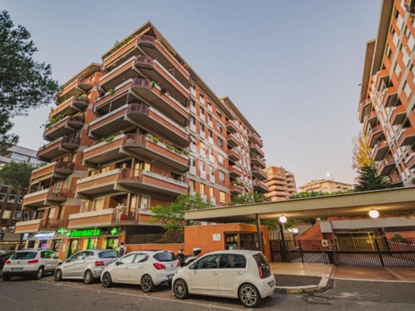 appartamento in vendita a Roma in zona EUR