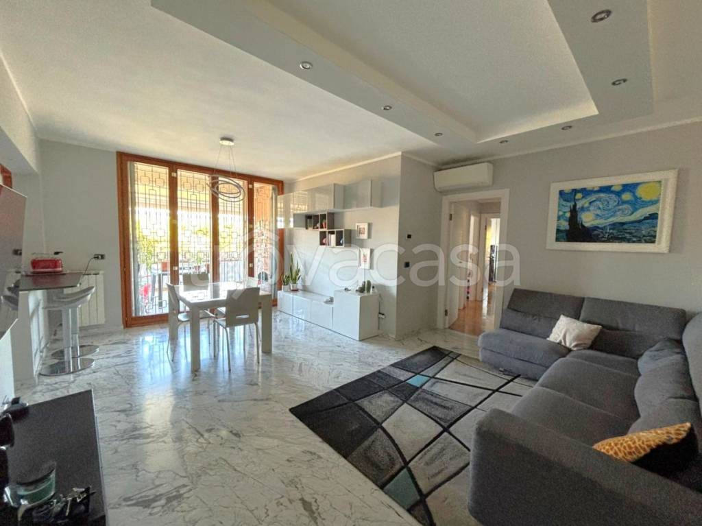 appartamento in vendita a Roma in zona Ostiense