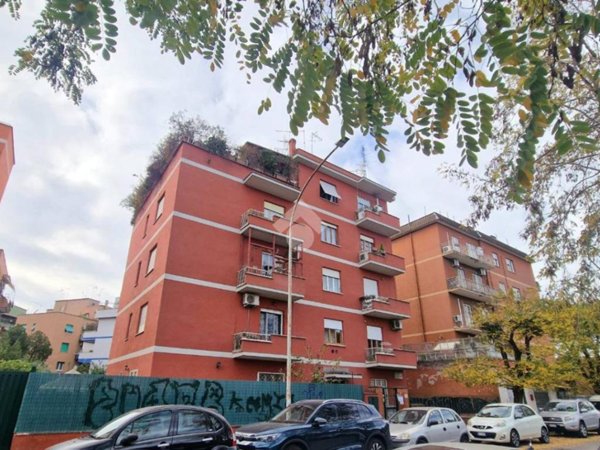 appartamento in vendita a Roma in zona Cinecittà
