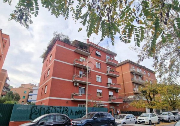 appartamento in vendita a Roma in zona Tuscolano