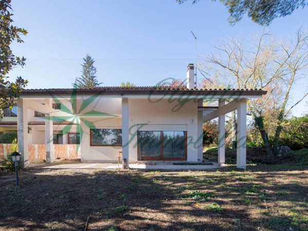 casa indipendente in vendita a Roma in zona Olgiata