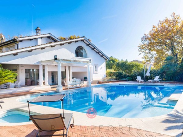 casa indipendente in vendita a Roma in zona Olgiata