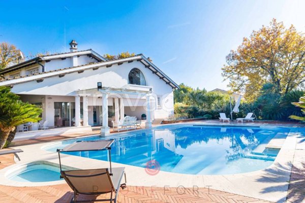 casa indipendente in vendita a Roma in zona Olgiata