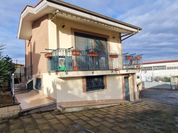 casa indipendente in vendita a Roma in zona Romanina