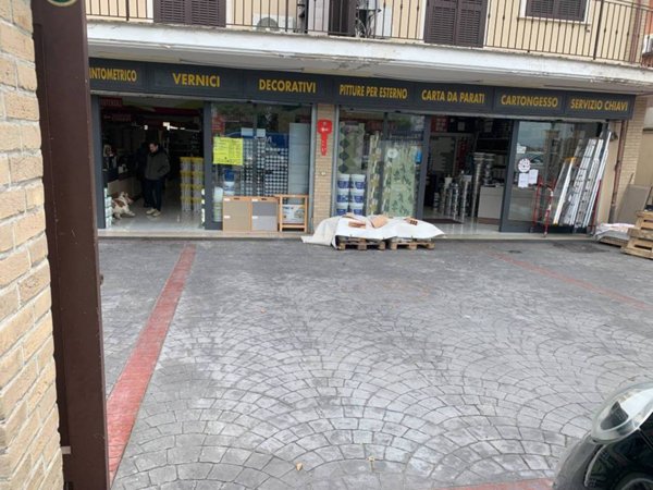 negozio in vendita a Roma in zona Prenestino-Centocelle