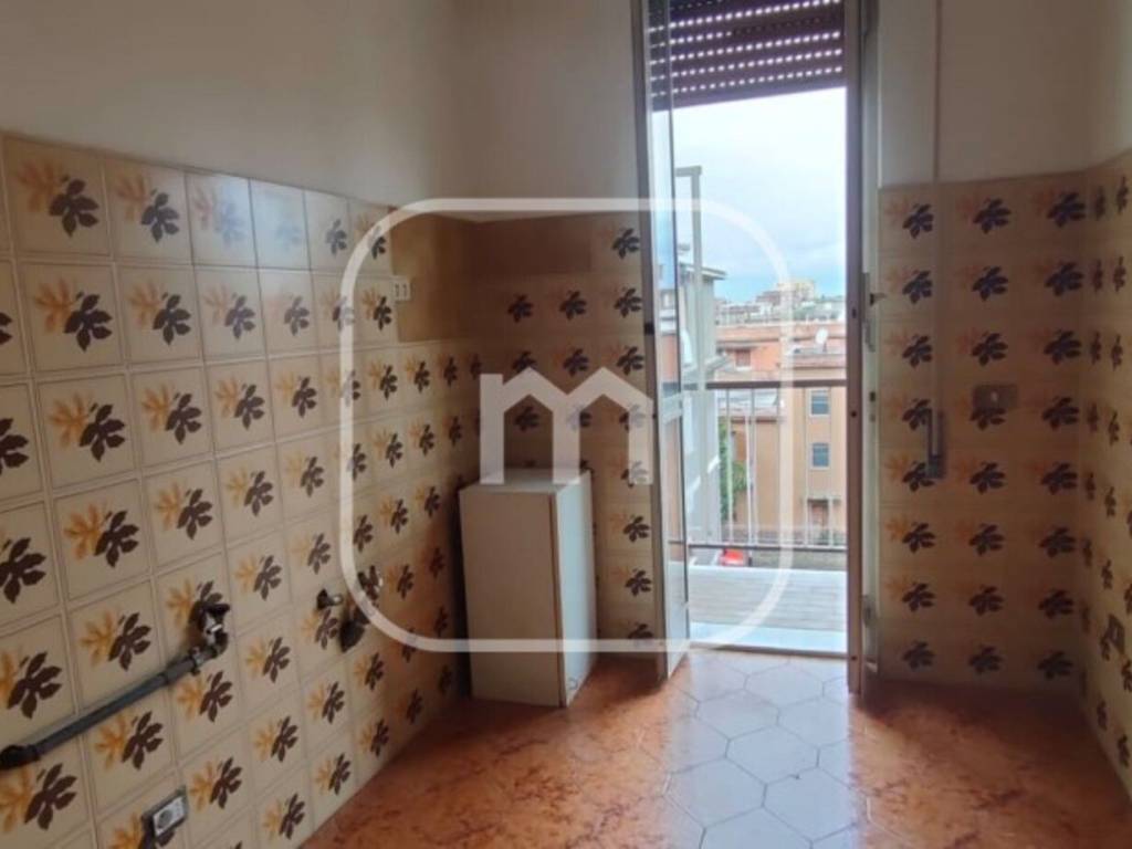 appartamento in vendita a Roma in zona Torre Angela