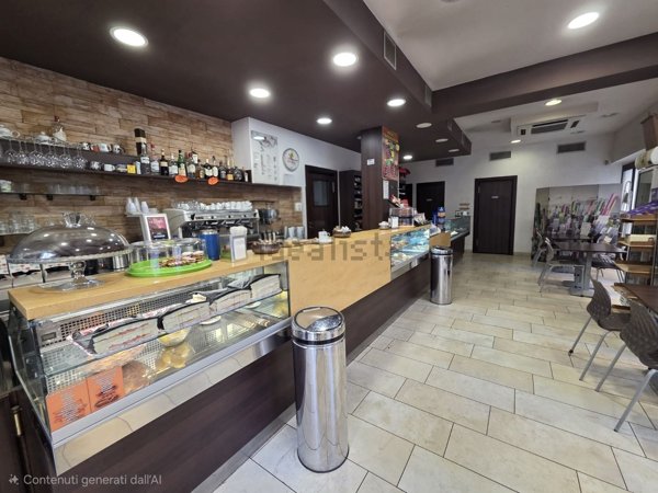 negozio in vendita a Roma in zona Don Bosco