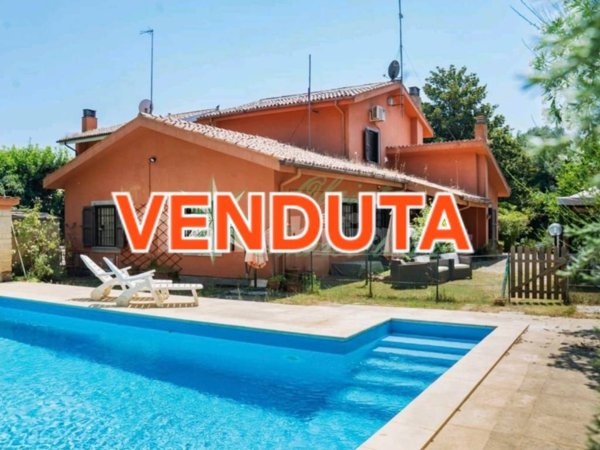 casa indipendente in vendita a Roma in zona Olgiata