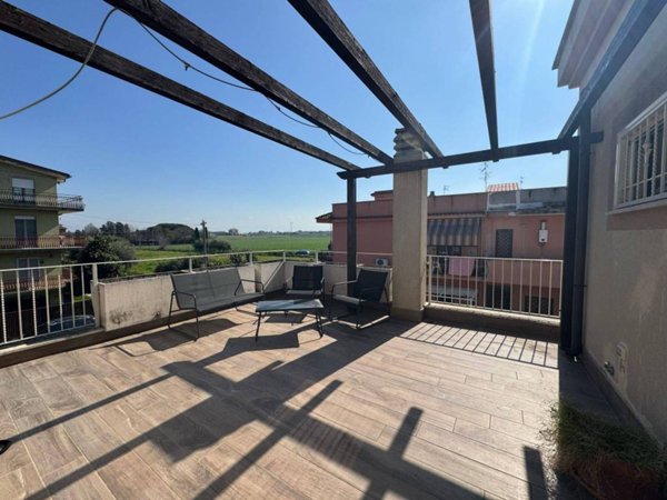 casa indipendente in vendita a Roma in zona Romanina