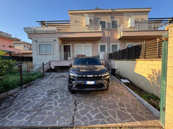 casa indipendente in vendita a Roma in zona Tor Vergata/Torrenova