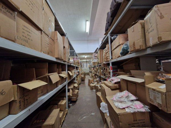 locale commerciale in vendita a Roma