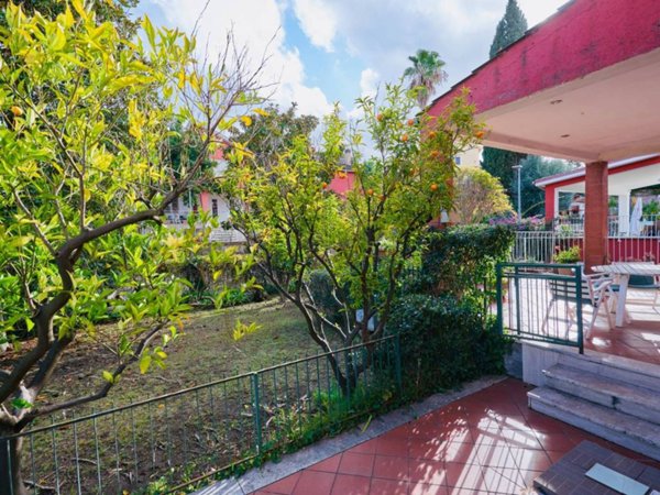 casa indipendente in vendita a Roma in zona Spinaceto